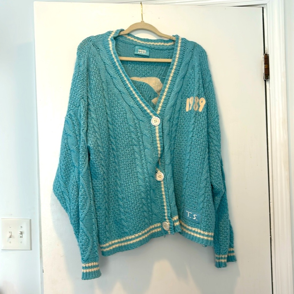 XL Taylor Swift Original 1989 Cardigan!